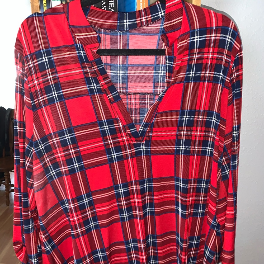 Red plaid 3/4 sleeve with v neck